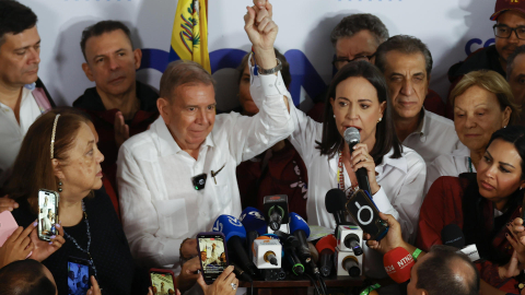 El candidato a la presidencia de Venezuela, Edmundo González Urrutia, y la líder opositora venezolana, María Corina Machado, en declaraciones a la prensa el 29 de julio de 2024.