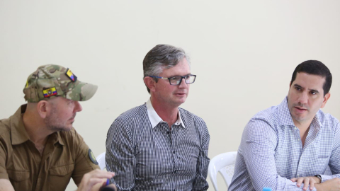 El Ministro de Finanzas, Juan Carlos Vega, en una reunión con autoridades de Gobierno en Durán, 1 de agosto de 2024.