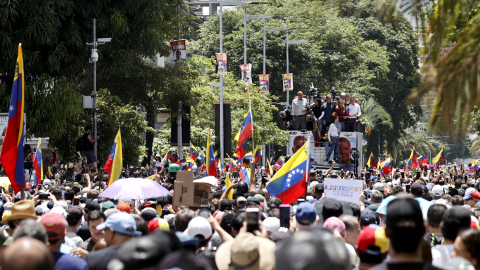 La líder opositora de Venezuela, María Corina Machado, habla durante una protesta en rechazo a los resultados oficiales de las elecciones presidenciales, que dan la victoria al presidente Nicolás Maduro.