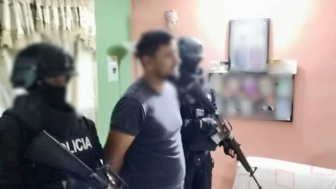 La Policía detiene a un presunto integrante de una banda narcodelictiva el 7 de agosto de 2024.