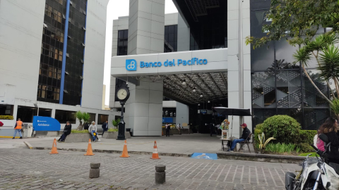 Imagen referencial de oficinas de Banco del Pacífico en Quito, diciembre de 2023.