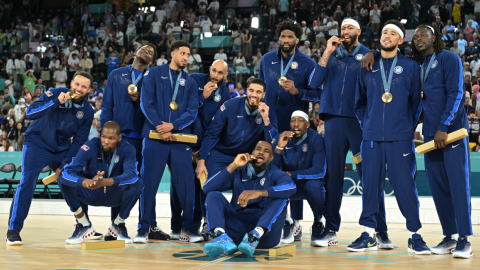 El 'Dream Team' festejando con la medalla de oro, 10 de agosto de 2024.