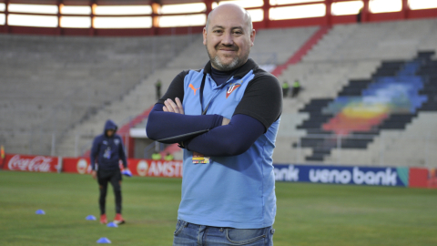 Eduardo 'Sacho' Álvarez, antes del partido entre Liga de Quito y Always Ready, en el estadio Municipal El Ato, en Bolivia, el 25 de julio de 2024.