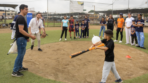 Proyecto Grandes Ligas organizado por la Fundación de las Américas (Fudela), con la participación de niños venezolanos y ecuatorianos.