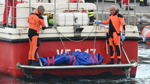 Así era el yate de lujo en el que murieron Jonathan Bloomer, Mike Lynch y otros millonarios en Sicilia