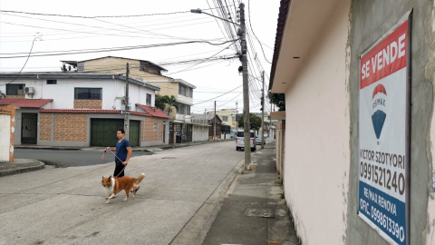 En las calles Mirtos y Jiguas, en Urdesa, donde se registró un asesinato el pasado 17 de agosto, tres casas están en venta o alquiler y otras viviendas se encuentran desocupadas.