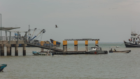 Vista referencial del muelle de carga del mercado minorista de mariscos de Posorja, en Progreso, parroquia rural de Guayaquil.