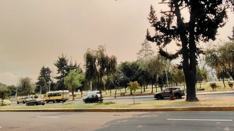 Calidad del aire de Quito registra un aumento de partículas dañinas por incendios forestales, dice Municipio