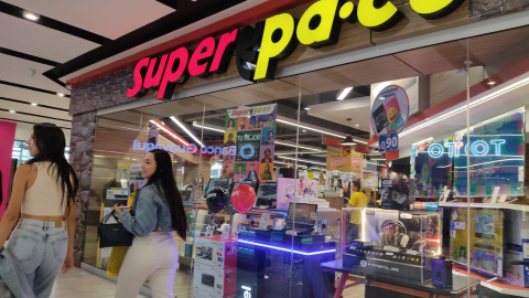 Un local de SuperPaco, en el Quicentro Shopping, en Quito, en agosto de 2024.