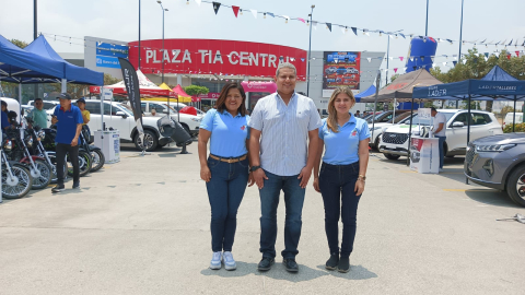 Paola Unda, Xavier Paladines, Joselyn García.