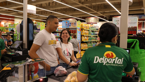 Nueva tienda de Supermercados Delportal en Machala