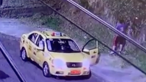 Momento en donde el taxista provoca un incendio en La Gasca, 7 de septiembre de 2024.