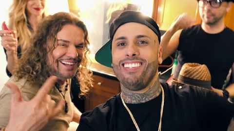 Fher Olvera, de Maná, y Nicky Jam, en la grabación de 'De pies a cabeza'.