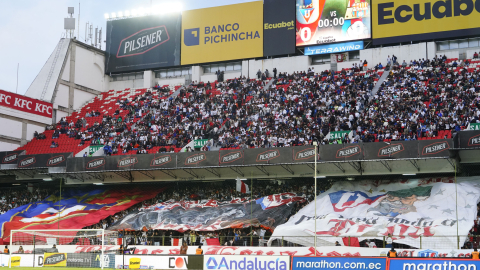 El estadio Rodrigo Paz Delgado, de Liga de Quito, durante el partido ante Barcelona SC por la LigaPro, el 31 de agosto de 2024.