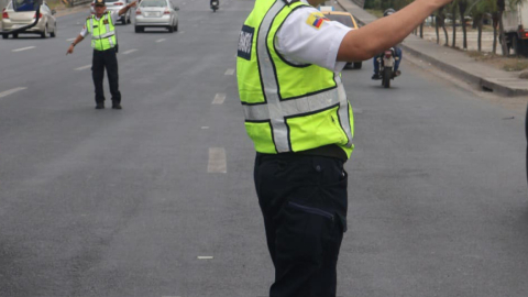 Imagen referencial de controles de la CTE en la provincia del Guayas.