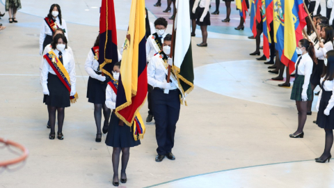 Juramento a la Bandera en el colegio Alfonso del Hierro, de Quito, el 26 de septiembre de 2022.