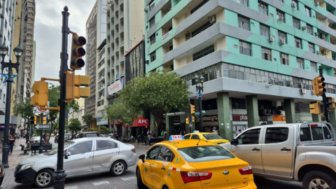 Crisis eléctrica se recrudece en Guayaquil con 12 horas de cortes de luz y caos vehicular en las calles