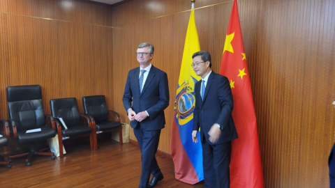 El ministro de Finanzas, Juan Carlos Vega, durante una de las reuniones con autoridades en China, 24 de septiembre de 2024.