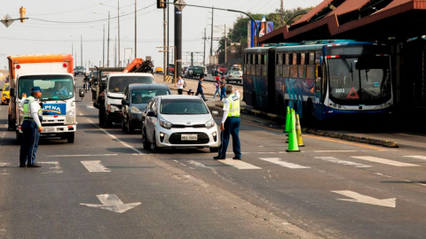 Metrovía, aeropuertos, terminales, agua potable: Así funcionan los servicios en Guayaquil durante los apagones