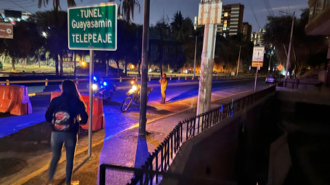 Cierre del túnel Guayasamín, en el oriente de Quito, debido a un incendio en Guápulo, el 24 de 2024.