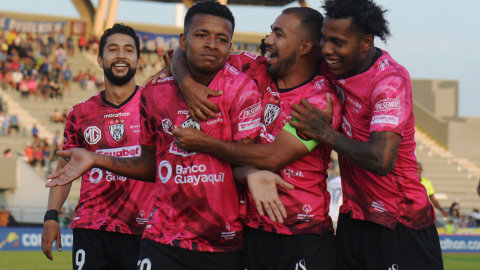 Los jugadores de Independiente del Valle festejan uno de los goles ante Guayaquil City, por los cuartos de final de la Copa Ecuador, el 24 de septiembre de 2024.