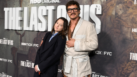 Bella Ramsey y Pedro Pascal durante un evento en Los Angeles.