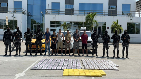 A mediados de septiembre de 2024 la policía realizó un operativo en Manabí en el que incautó varios kilos de droga y detuvo a algunas personas.