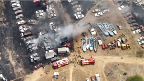 64 carros se quemaron durante incendio en Guayaquil, concluye Inmobiliar