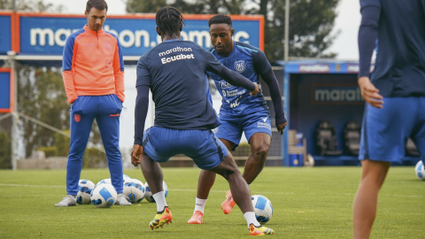 Jugadores de la selección ecuatoriana, durante el entrenamiento del domingo 6 de octubre de 2024, en la Casa de la Selección.