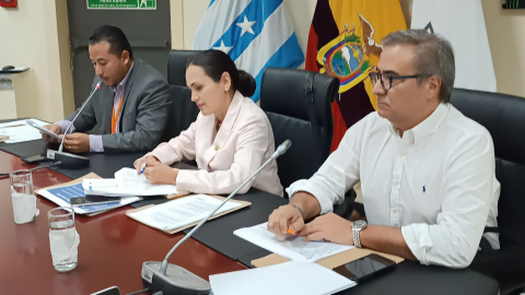 Antonio Gonçalves Savinovich durante una reunión con la ministra de Ambiente, Inés Manzano, 4 de octubre de 2024.