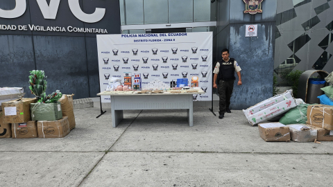 La Policía Nacional mostró la mercadería decomisada.