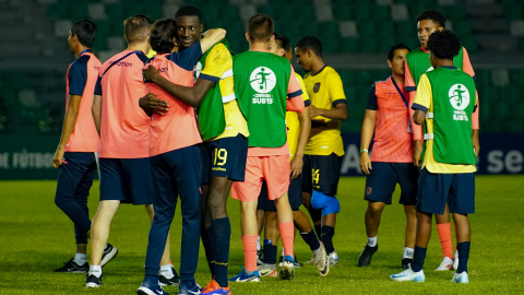 Los jugadores de Ecuador festejan la victoria sobre Brasil, el 11 de octubre de 2024, en el Sudamericano Sub 15.