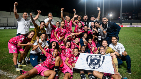 Lasa jugadoras de Dragonas IDV luego de clasificar a la semifinal de la Copa Libertadores femenina, el 13 de octubre de 2024.