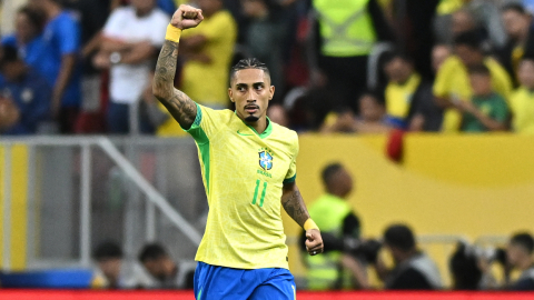 Rafinha de Brasil celebra su gol ante Perú en la Fecha 10 de las Eliminatorias, el 15 de octubre de 2024.