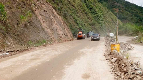 Cierre temporal de la vía Baños-Puyo por trabajos de bacheo