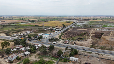 Vía La Barranca en Samborondón