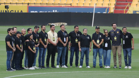 Antonio Alvarez ganó la presidencia de Barcelona SC y de inmediato asistió al estadio Banco Pichincha a tomarse fotos con algunos de sus colaboradores, el 25 de mayo de 2024.