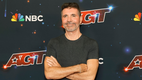 Simon Cowell asiste a la alfombra roja del show en vivo de la temporada 18 de 'America's Got Talent', 2023.