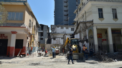 Trabajos ejecutados este 22 de octubre de 2024 en la zona donde estaba el edificio Fantasía, en Guayaquil.