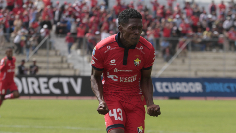 Jorge Ordóñez, de El Nacional, festeja el gol que le marcó a Mushuc Runa, por la semifinal de la Copa Ecuador, el 23 de octubre de 2024.