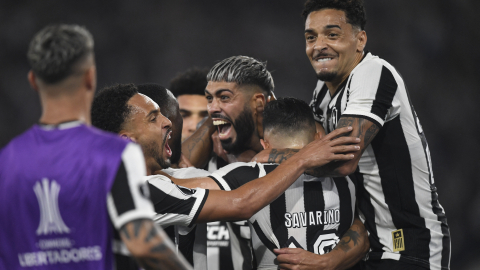 Jugadores de Botafogo celebran en la semifinal de Copa Libertadores ante Peñarol, el 23 de octubre de 2024.