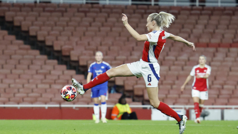 Leah Williamson, fútbolista del Arsenal, durante un partido de la Champions League, el 16 de octubre de 2024.