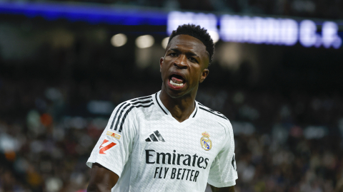 El delantero del Real Madrid, Vinicius, durante un partido ante el FC Barcelona en el estadio Santiago Bernabéu, el 26 de octubre de 2024.