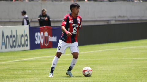 Kennet Andrade en el partido entre Deportivo Quito y Canteras Orense, 27 de octubre de 2024.