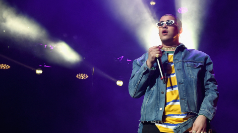 Fotografía de archivo de Bad Bunny en un concierto en Los Ángeles, en el Staples Centre, el 20 de enero de 2018.