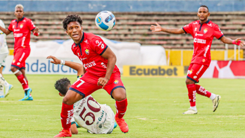 El jugador Tomson Geraldy Minda de El Nacional durante el partido ante Orense por la Fecha 11 de la LigaPro, en el estadio Atahualpa, el domingo 27 de octubre.