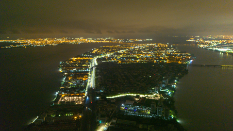 Fotografía aérea de sectores sin luz en Guayaquil, el 27 de octubre de 2024.