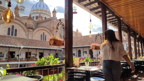 El Seminario San Luis, en el Centro Histórico de Cuenca, es uno de los lugares que ofrece un ambiente ideal para tomarse fotos aesthatic.