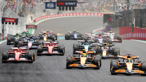 Fotografía del inicio de la carrera Sprint del Gran Premio Sao Paulo de la Fórmula 1, este sábado 2 de noviembre de 2024.