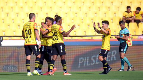 Jugadores de Barcelona SC, durante un partido de LigaPro, el 27 de octubre de 2024.